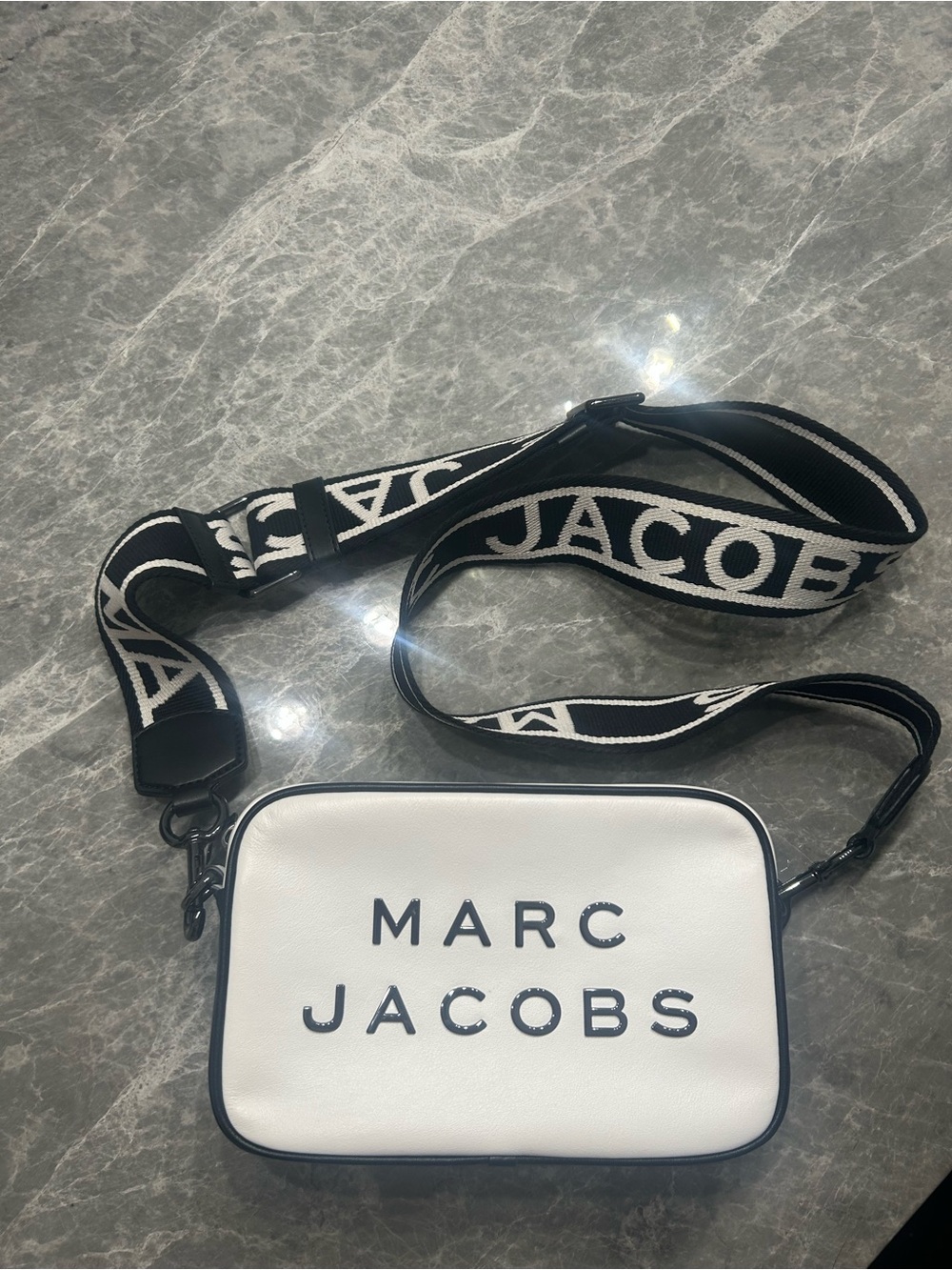 Marc Jacobs White Leather Crossbody with Black Trim and Logo Strap - Picture 1 of 3
